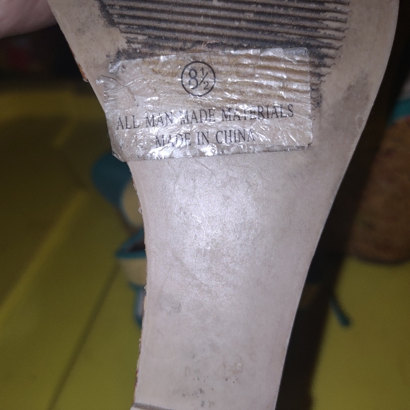 Wedge sandals - Picture 3 of 3